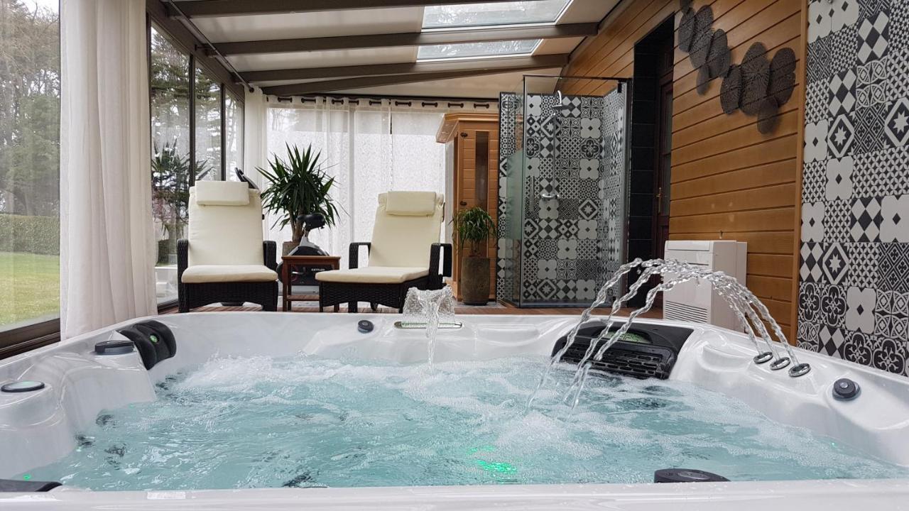 Les Mazeraies Maison D'Hotes Avec Spa Savonnières Exterior foto